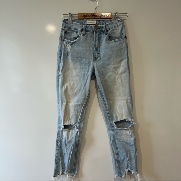Abercrombie & Fitch High Rise Mom Jean Destroyed Ripped Frayed Hem - Picture 3 of 13